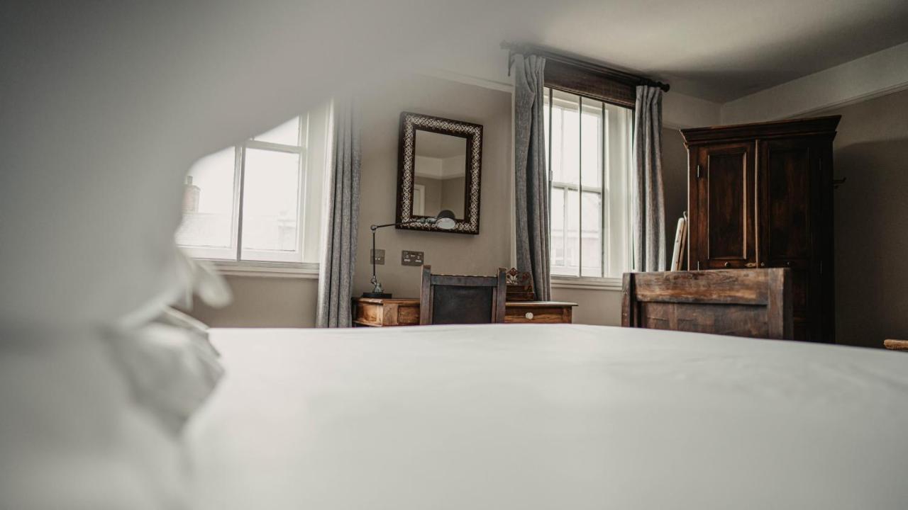 Elephant Hotel Pangbourne Exterior photo