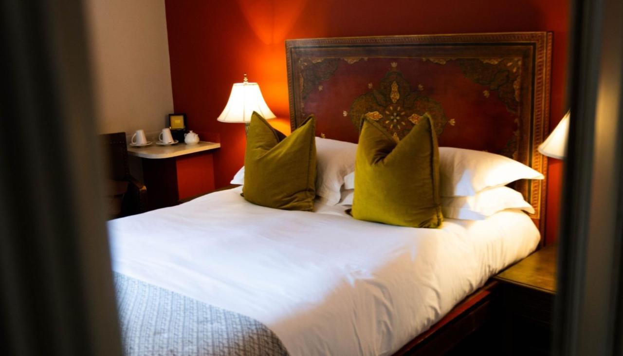 Elephant Hotel Pangbourne Exterior photo