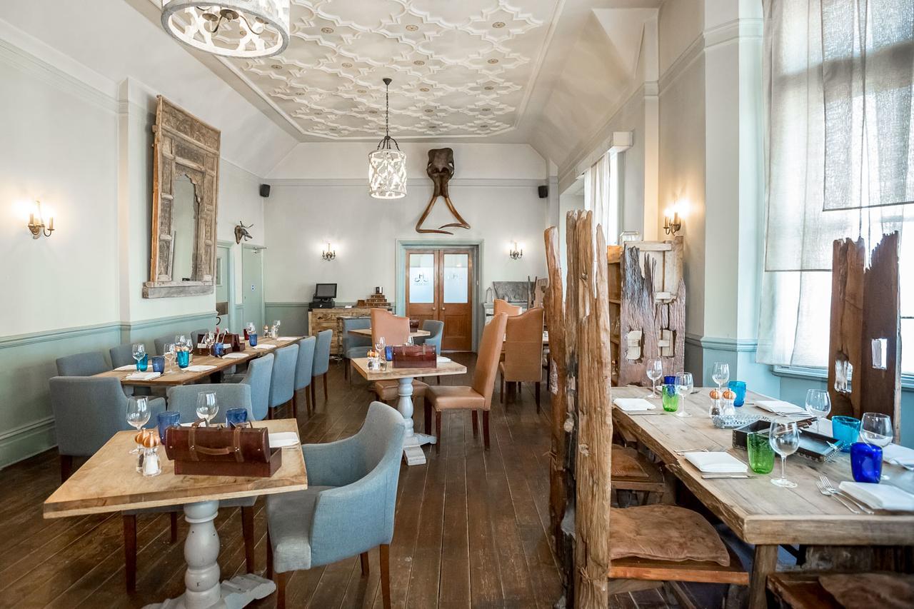 Elephant Hotel Pangbourne Exterior photo