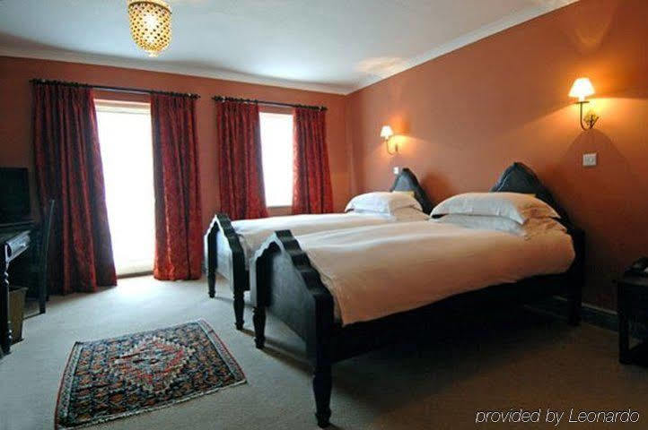Elephant Hotel Pangbourne Exterior photo