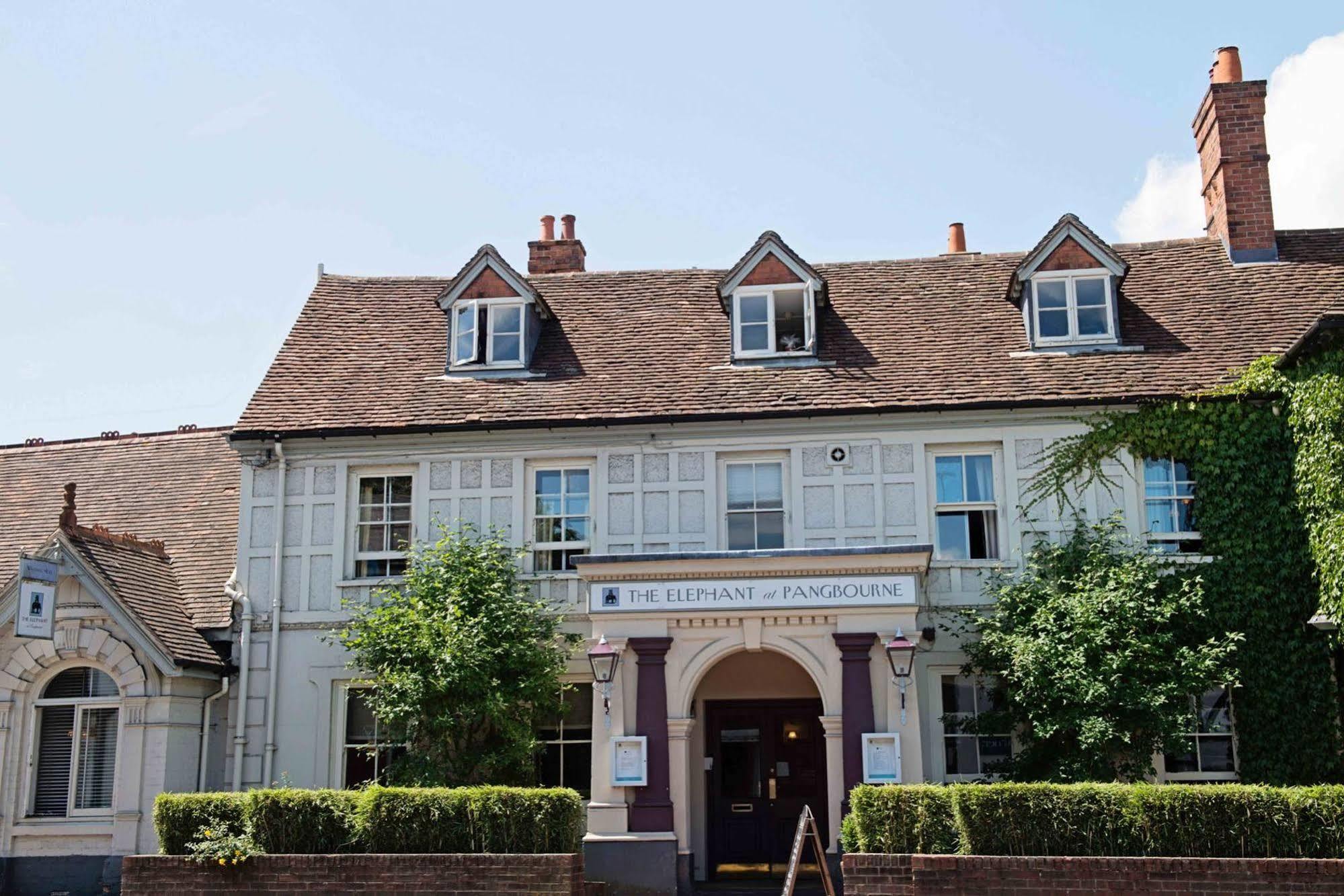 Elephant Hotel Pangbourne Exterior photo